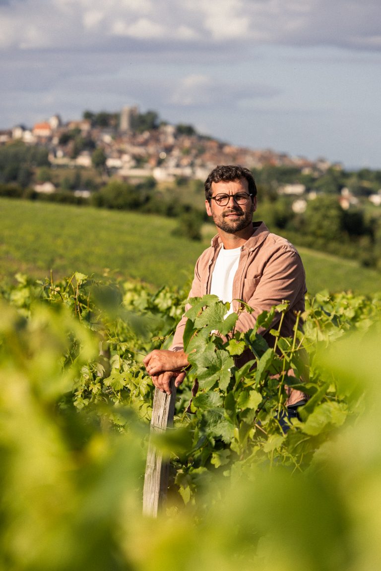 Aurélien Bailly-Reverdy dans les vignes du Domaine à Bué, Sancerre